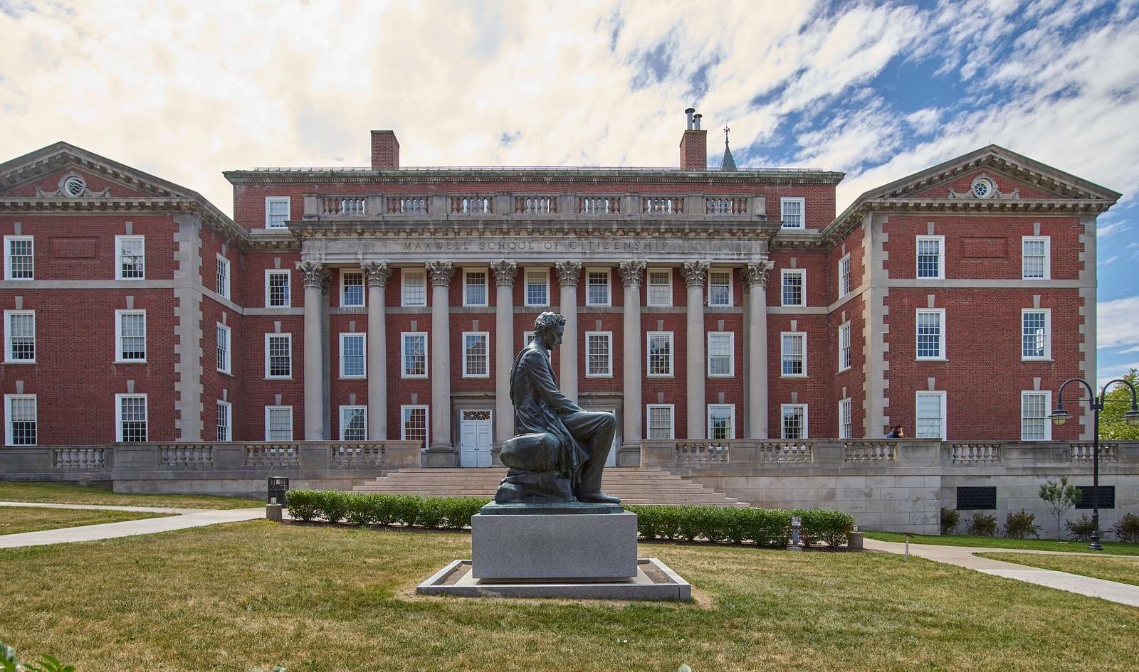 Syracuse University Off-Campus Housing Marketplace