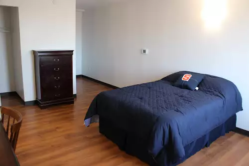 S Bed 614 S Crouse Ave 11