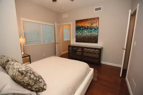 S Bed The Lofts at 308 Ninth 8