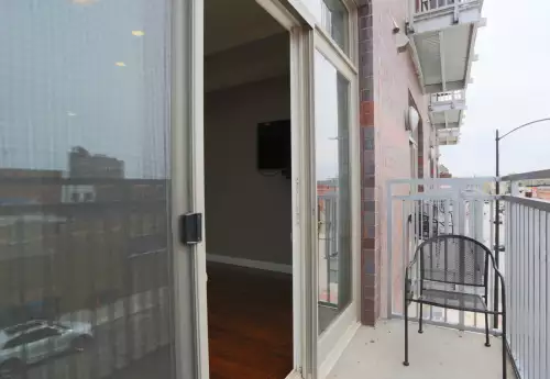 S Bed Lofts on Broadway 11