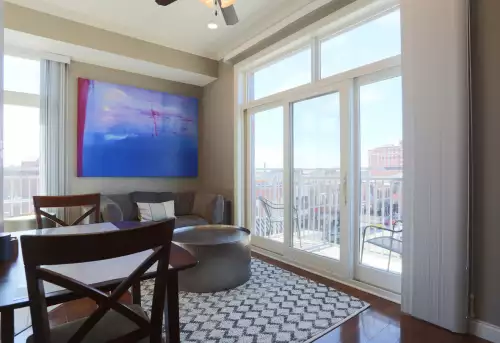 S Bed Lofts on Broadway 26