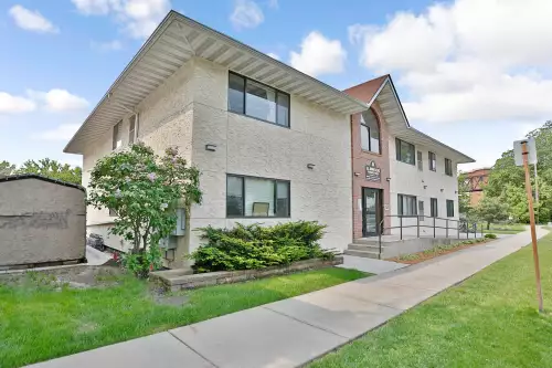 2019-06/UNIVERSITY-OF-MINNESOTA-Apartment-Building-557728.webp