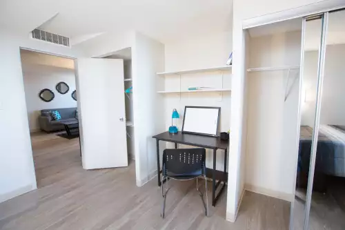 S Bed University Place 8