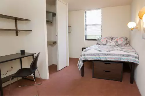 S Bed University Place 46