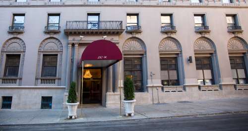 S Bed Whitehall Apartments 0