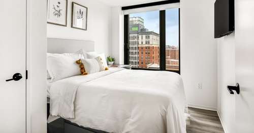 S Bed Monarch Heights Apartments 42