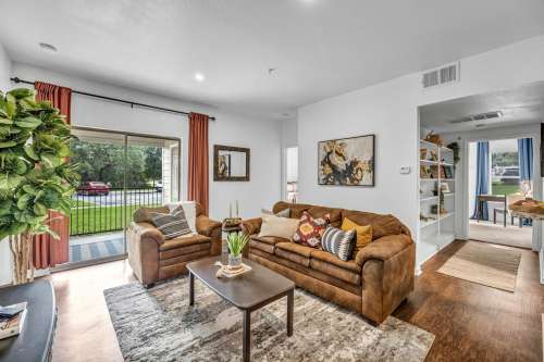 S Bed Dakota Ranch Student Apartments 5