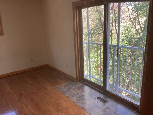 S Bed 13-17 East Stewart Road 9