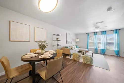 S Bed Leah Avenue Student Townhomes 6