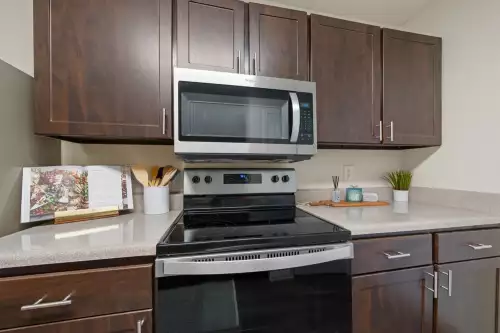 S Bed Leah Avenue Student Townhomes 9