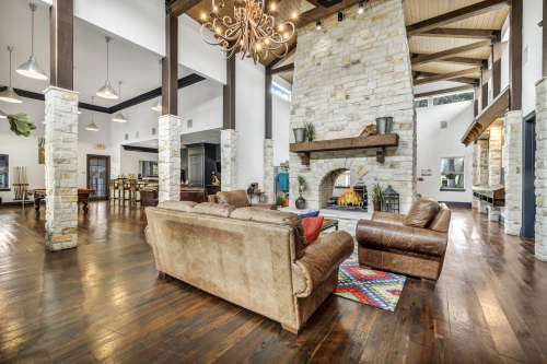 S Bed Dakota Ranch Student Apartments 13