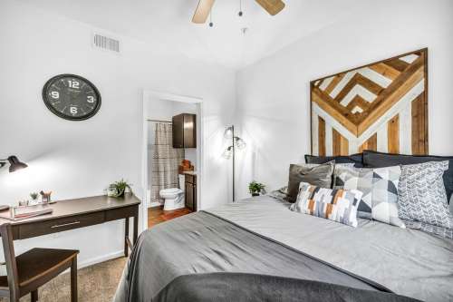 S Bed Dakota Ranch Student Apartments 35