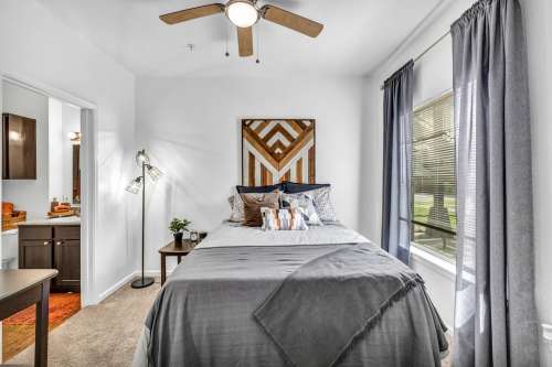 S Bed Dakota Ranch Student Apartments 34