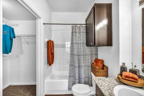 S Bed Dakota Ranch Student Apartments 36