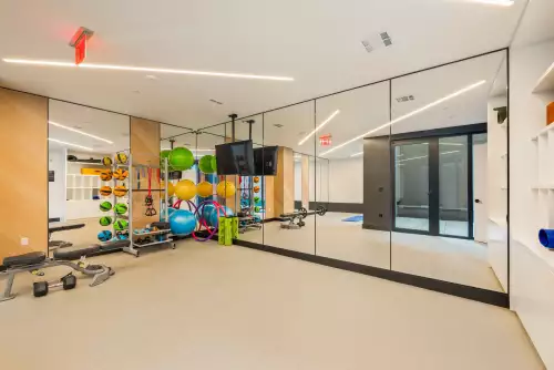 S Bed 224 West 124th 20