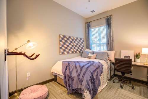csu-Apartment-Building-15802048