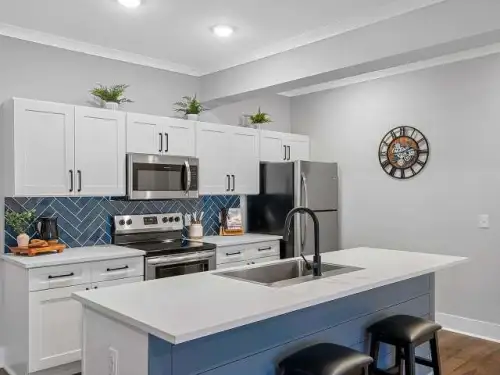 2026-05/UNF-Apartment-Building-15805046.webp