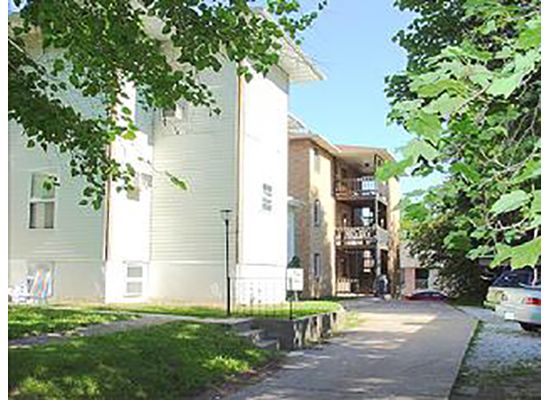 S Bed 1603 University Ave
Columbia, MO 65201 1